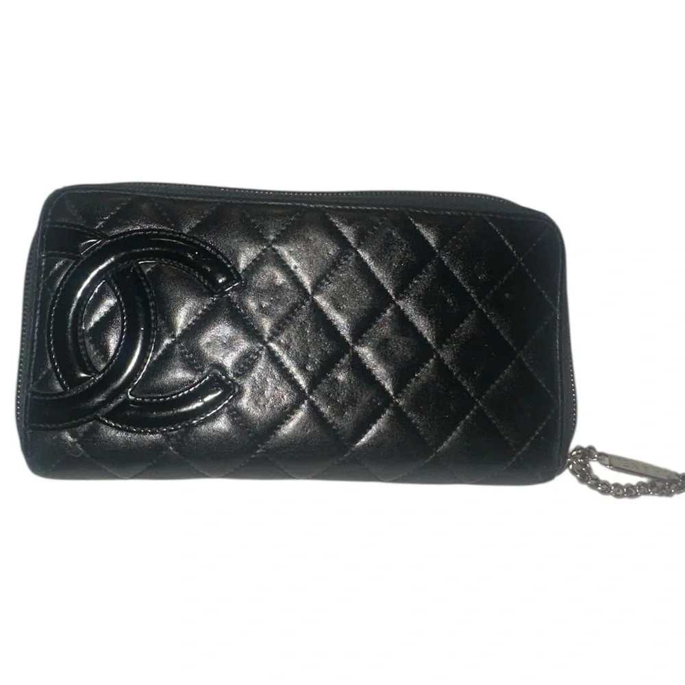 CHANEL Black Quilted Zipper Wallet